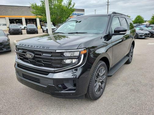 Agate Black Metallic 2026 Ford Expedition Platinum