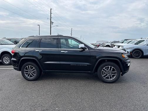 Diamond Black Crystal Pearlcoat 2021 Jeep Grand Cherokee Limited
