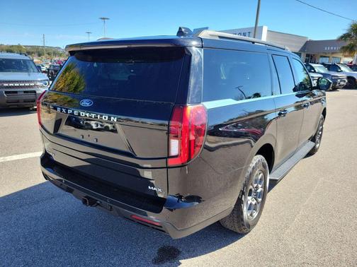 2025 Ford Expedition Max Active 4x2