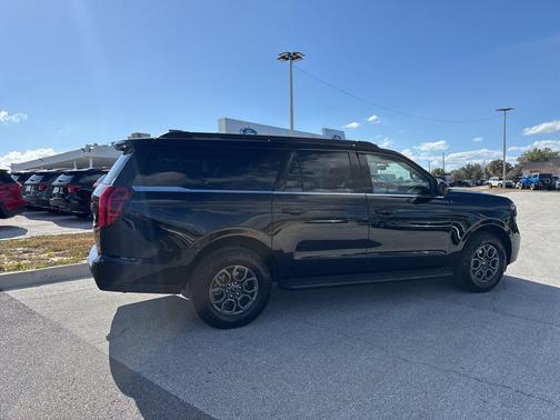 2025 Ford Expedition Max Active 4x2