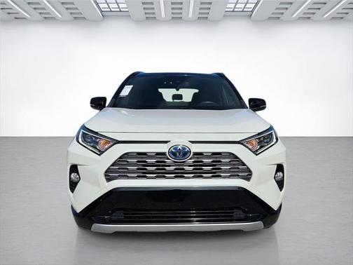2020 Toyota RAV4 Hybrid SE