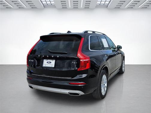 2019 Volvo XC90 T6 Momentum