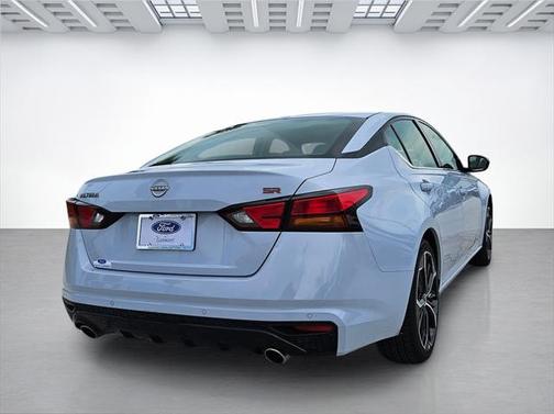 2023 Nissan Altima SR FWD