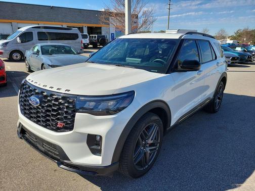 2025 Ford Explorer ST