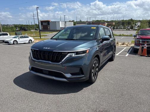 2023 Kia Carnival EX