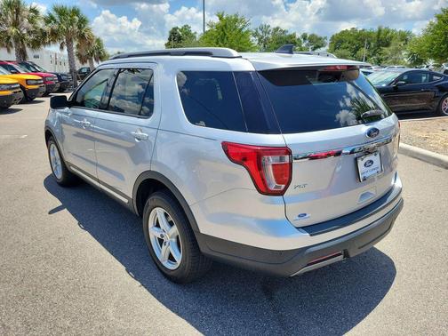 INGOT SILVER METALLIC 2019 Ford Explorer XLT