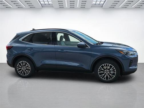 2025 Ford Escape PHEV SE