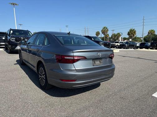 Platinum Gray Metallic 2021 Volkswagen Jetta 1.4T SE