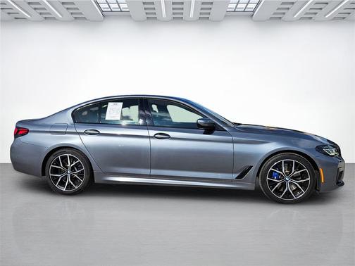 2022 BMW 540 i