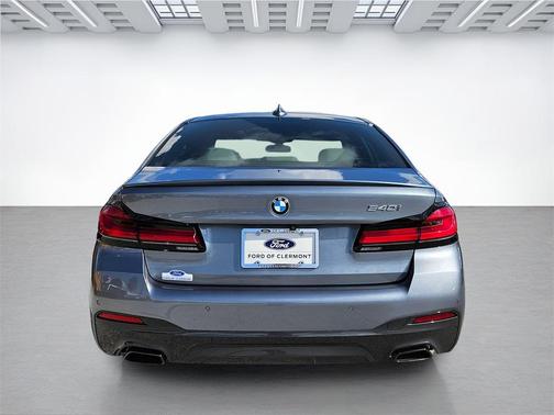2022 BMW 540 i