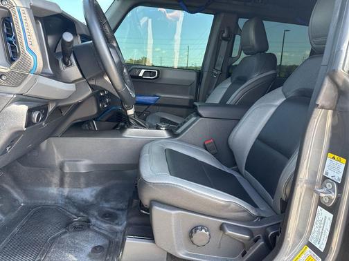 CARBONIZED GRAY METALLIC 2023 Ford Bronco Black Diamond