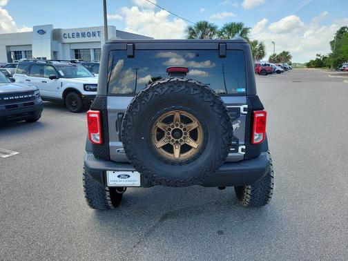 CARBONIZED GRAY METALLIC 2023 Ford Bronco Black Diamond