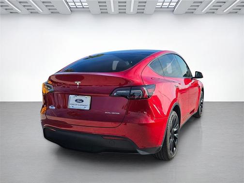 2022 Tesla Model Y Long Range Dual Motor All-Wheel Drive
