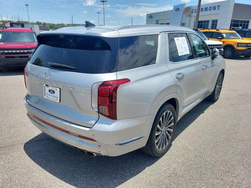 Typhoon Silver 2023 Hyundai PALISADE Calligraphy