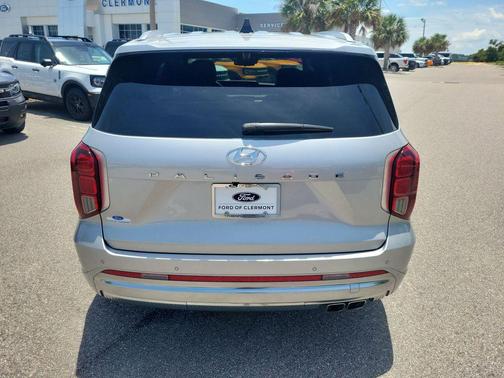 Typhoon Silver 2023 Hyundai PALISADE Calligraphy