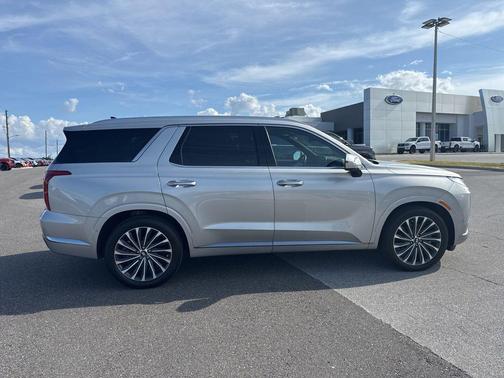 Typhoon Silver 2023 Hyundai PALISADE Calligraphy