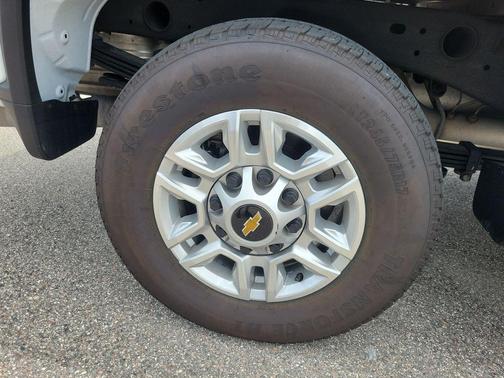 Summit White 2025 Chevrolet Silverado 2500 LT