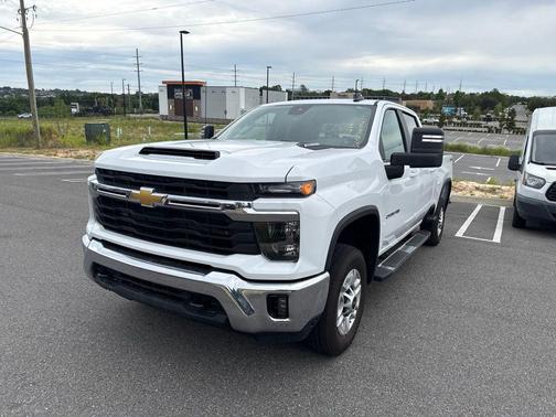 Summit White 2025 Chevrolet Silverado 2500 LT