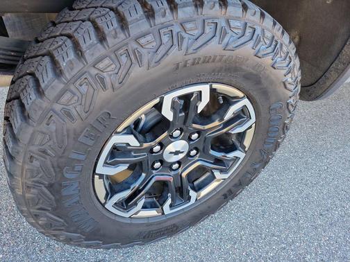 2025 Chevrolet Silverado 1500 ZR2