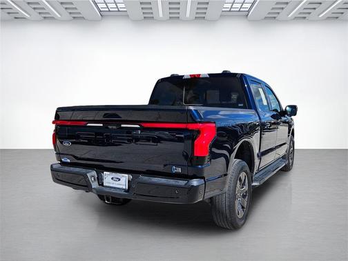 2023 Ford F-150 Lightning LARIAT