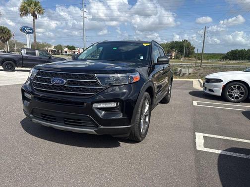AGATE BLACK METALLIC 2023 Ford Explorer XLT