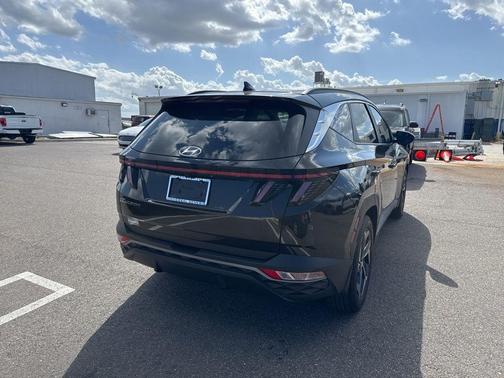 Black Pearl 2024 Hyundai TUCSON SEL