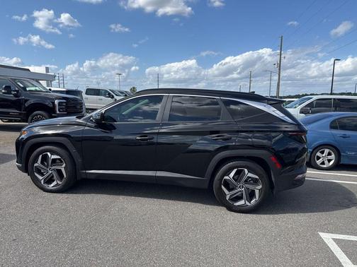 Black Pearl 2024 Hyundai TUCSON SEL