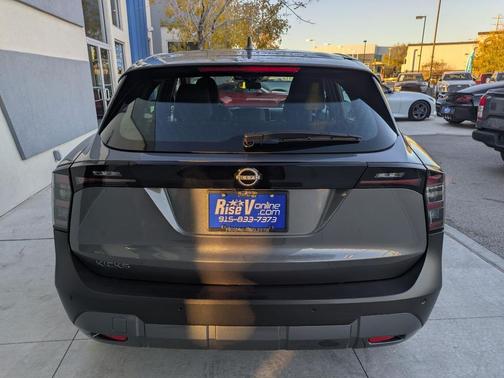 2025 Nissan Kicks S