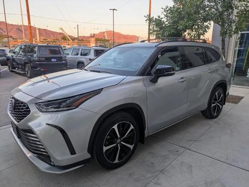 SILVER 2021 Toyota Highlander XSE