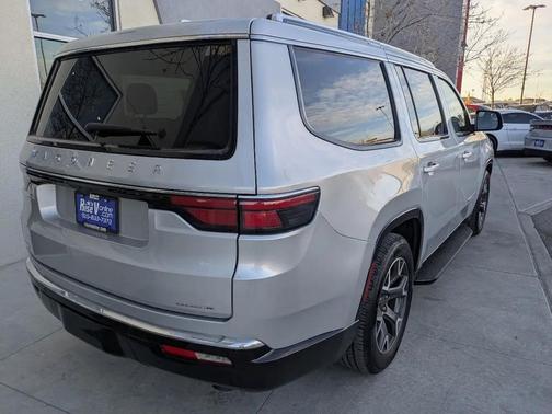 2023 Jeep Wagoneer Series III 4WD