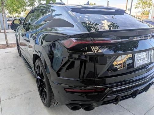 2021 Lamborghini Urus Base