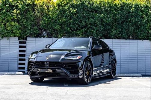 2021 Lamborghini Urus Base