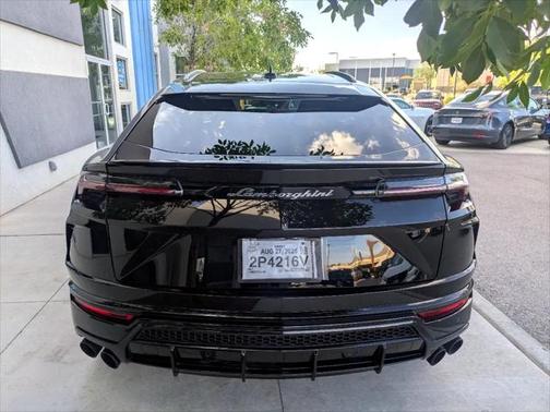 2021 Lamborghini Urus Base