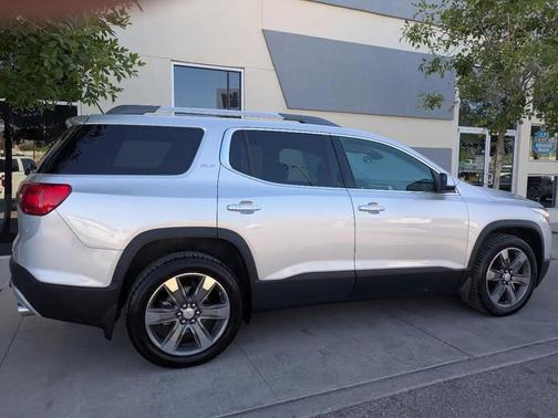 SILVER 2018 GMC Acadia SLT-2