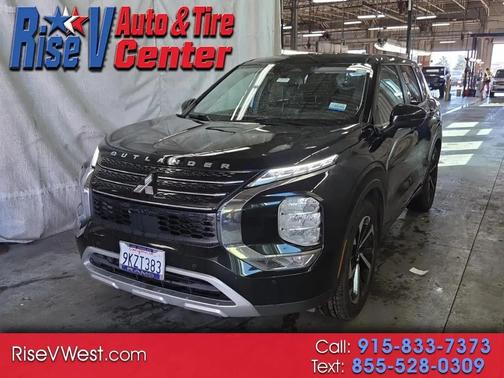 Black 2024 Mitsubishi Outlander SE 2.5 2WD
