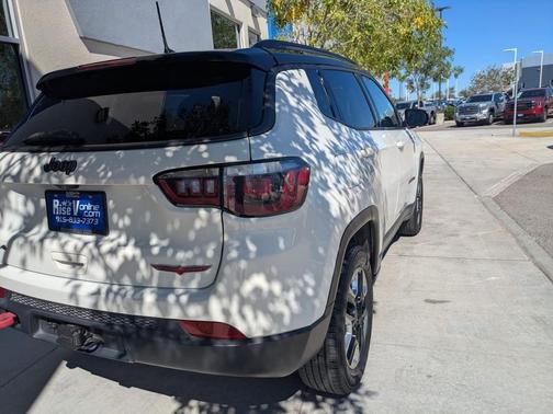 WHITE 2017 Jeep Compass Trailhawk