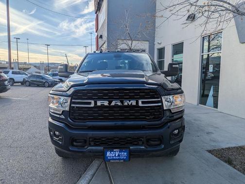 2024 RAM 3500 Big Horn Crew Cab LWB 4WD DRW