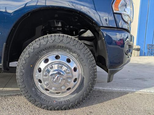 2024 RAM 3500 Big Horn Crew Cab LWB 4WD DRW