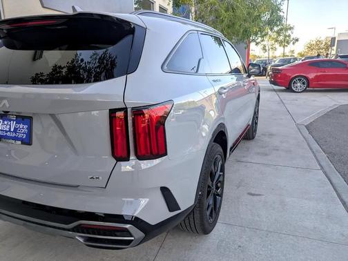 2023 Kia Sorento SX