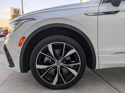 2022 Volkswagen Tiguan 2.0T SEL R-Line 4MOTION
