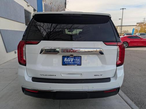 2021 GMC Yukon XL SLT