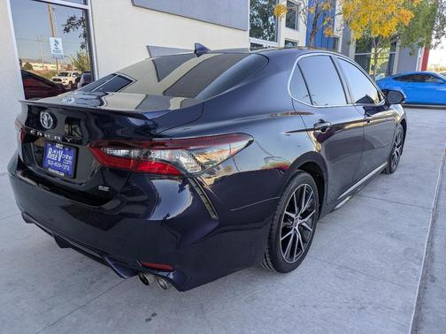 2022 Toyota Camry SE