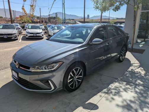 2025 Volkswagen Jetta 1.4T SE