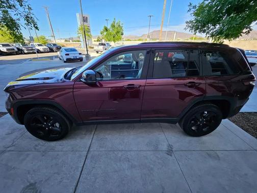 MAROON 2023 Jeep Grand Cherokee Limited
