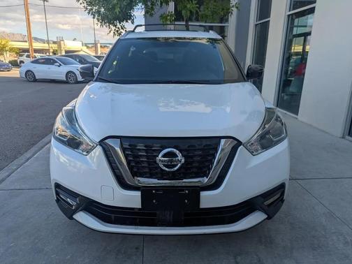 2020 Nissan Kicks SR