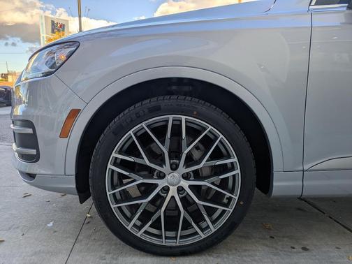 2019 Audi Q7 55 Premium