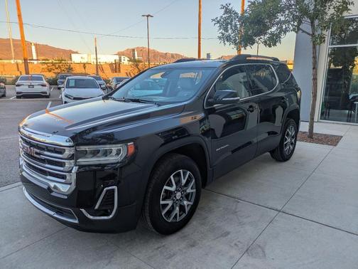BLACK 2023 GMC Acadia SLT