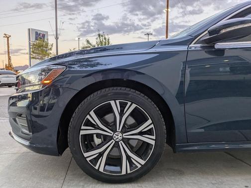 2022 Volkswagen Passat 2.0T SE