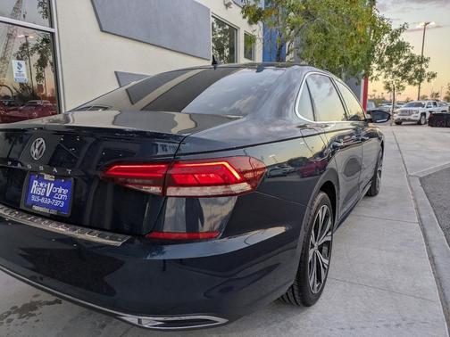 2022 Volkswagen Passat 2.0T SE