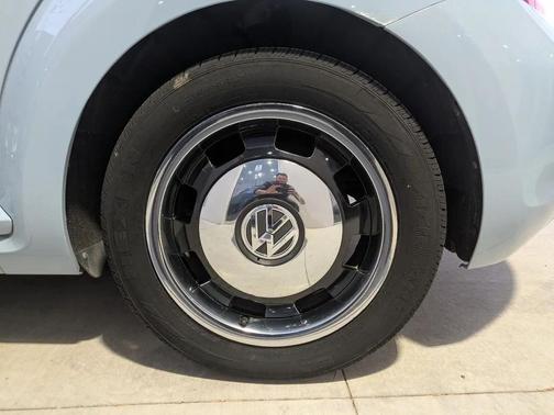 2015 Volkswagen Beetle Auto 1.8T w/Tech